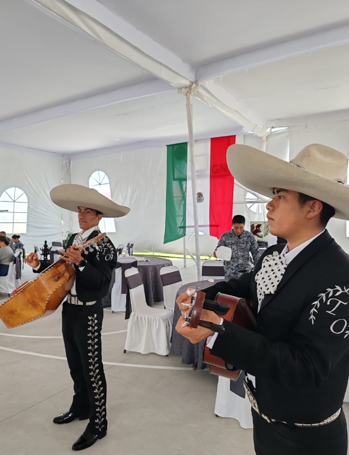 Mariachi Tierra de Oro - foto 6